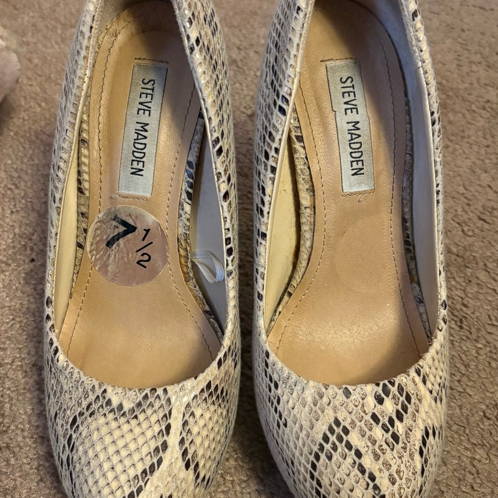Steve Madden Cream and Black Snakeskin Heels
